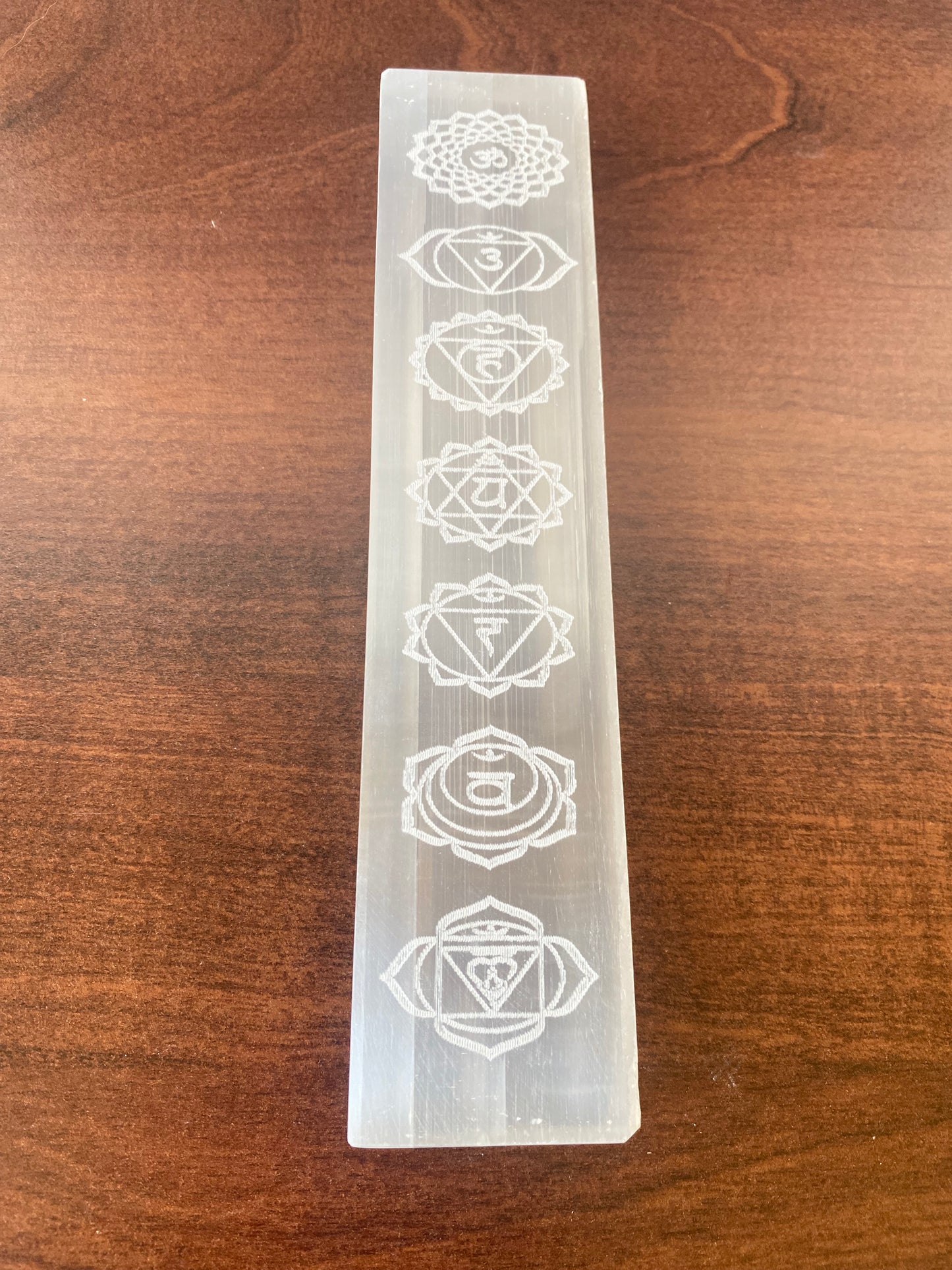 Selenit - Ladeplatte " Chakra "  -  Licht, Klarheit und Harmonie, Selenitplatte zum Aufladend und Reinigen von Kristallen, Meditation