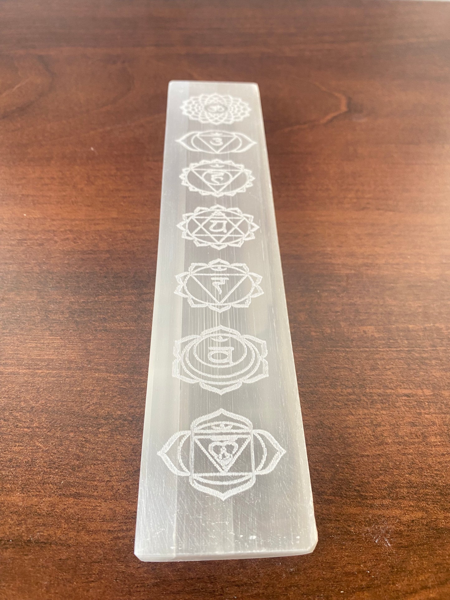 Selenit - Ladeplatte " Chakra "  -  Licht, Klarheit und Harmonie, Selenitplatte zum Aufladend und Reinigen von Kristallen, Meditation