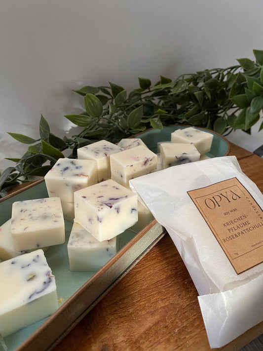 Melts / Duftwachs für Duftlampe mit getrockneten Malvenblütenblätter oder Amaranthblütenblätter