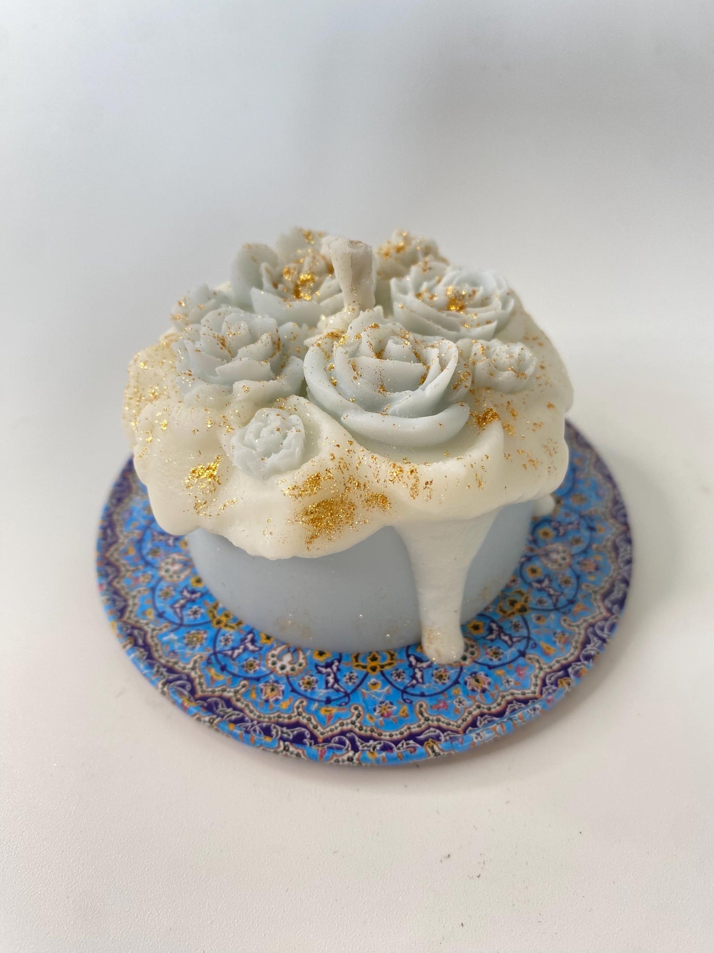 Dessertkerze mit Wachs-Rosen