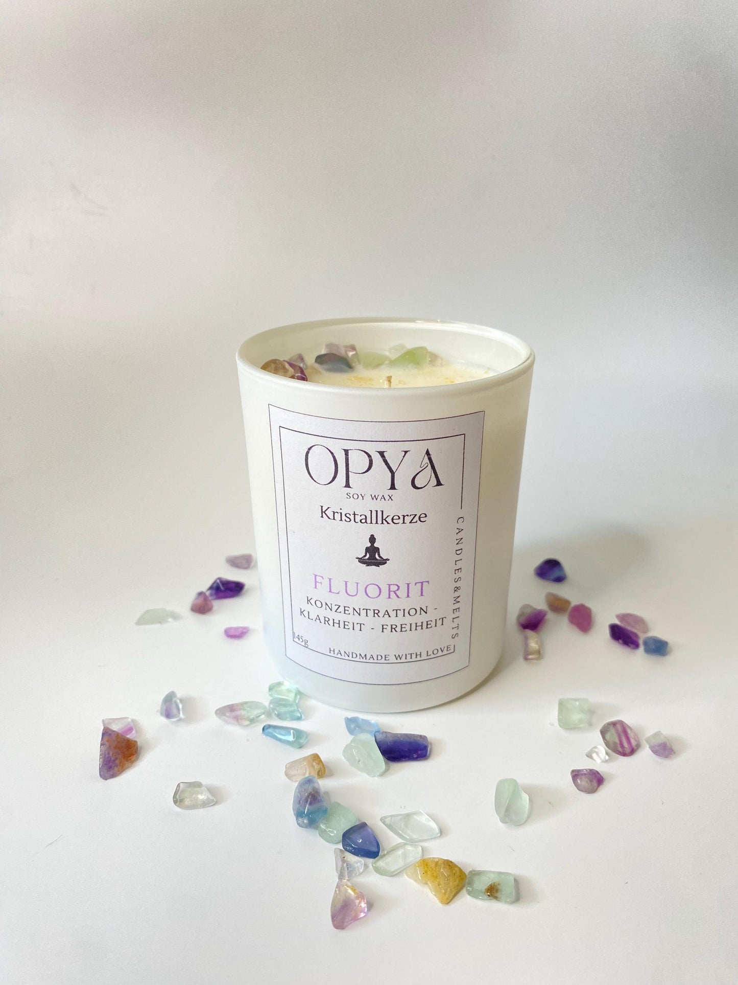 Kristall-Duft-Kerze mit Regenbogenfluorit-Kristallen