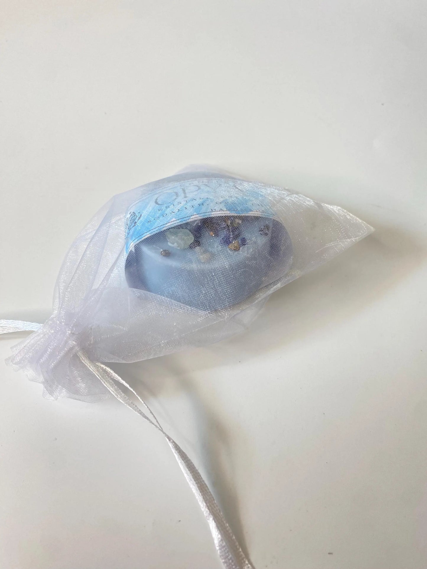 Ritual Kristallkerze mit Sodalith, Opalit und Fluroit - Jasmin Lilac Duft