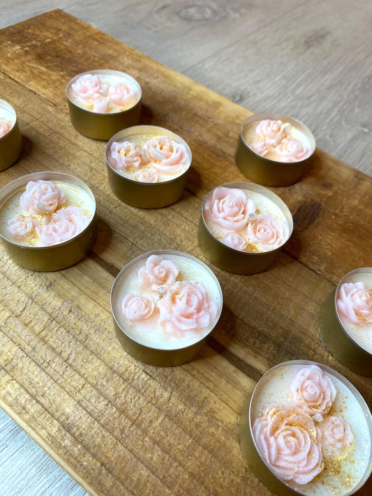 Teelicht-Set mit Wachsblüten , handgegossen