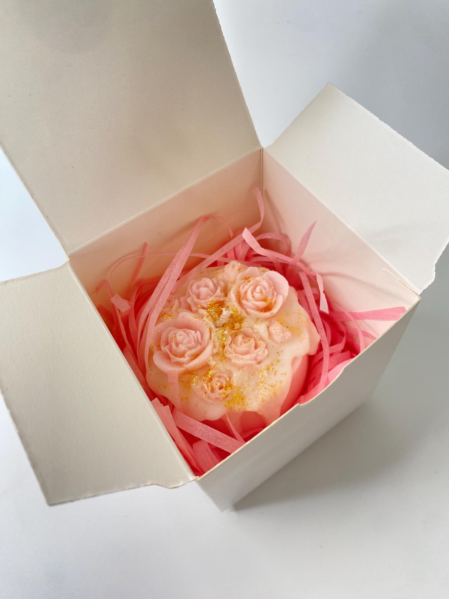 Dessertkerze mit Wachs-Rosen