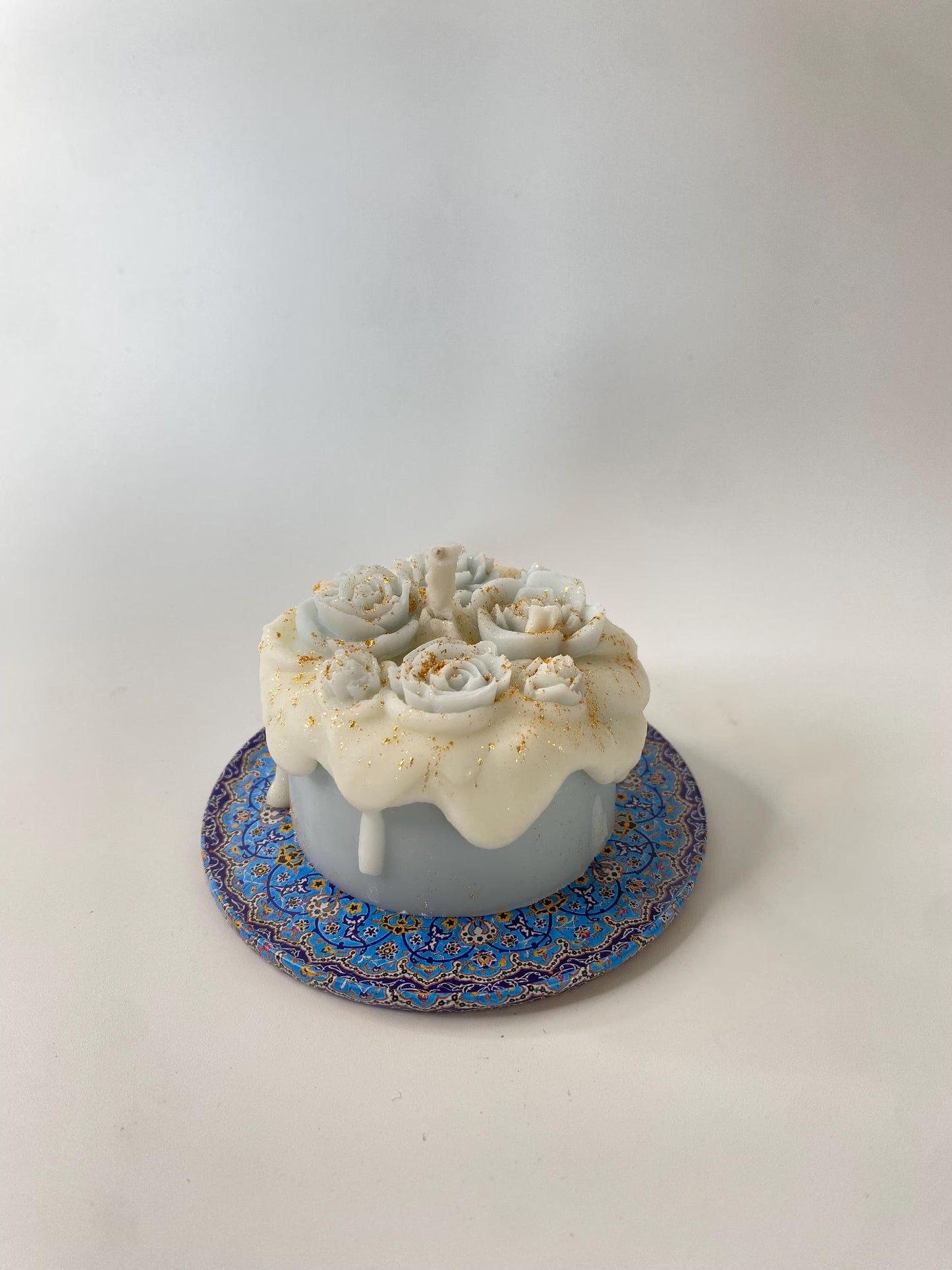 Dessertkerze mit Wachs-Rosen