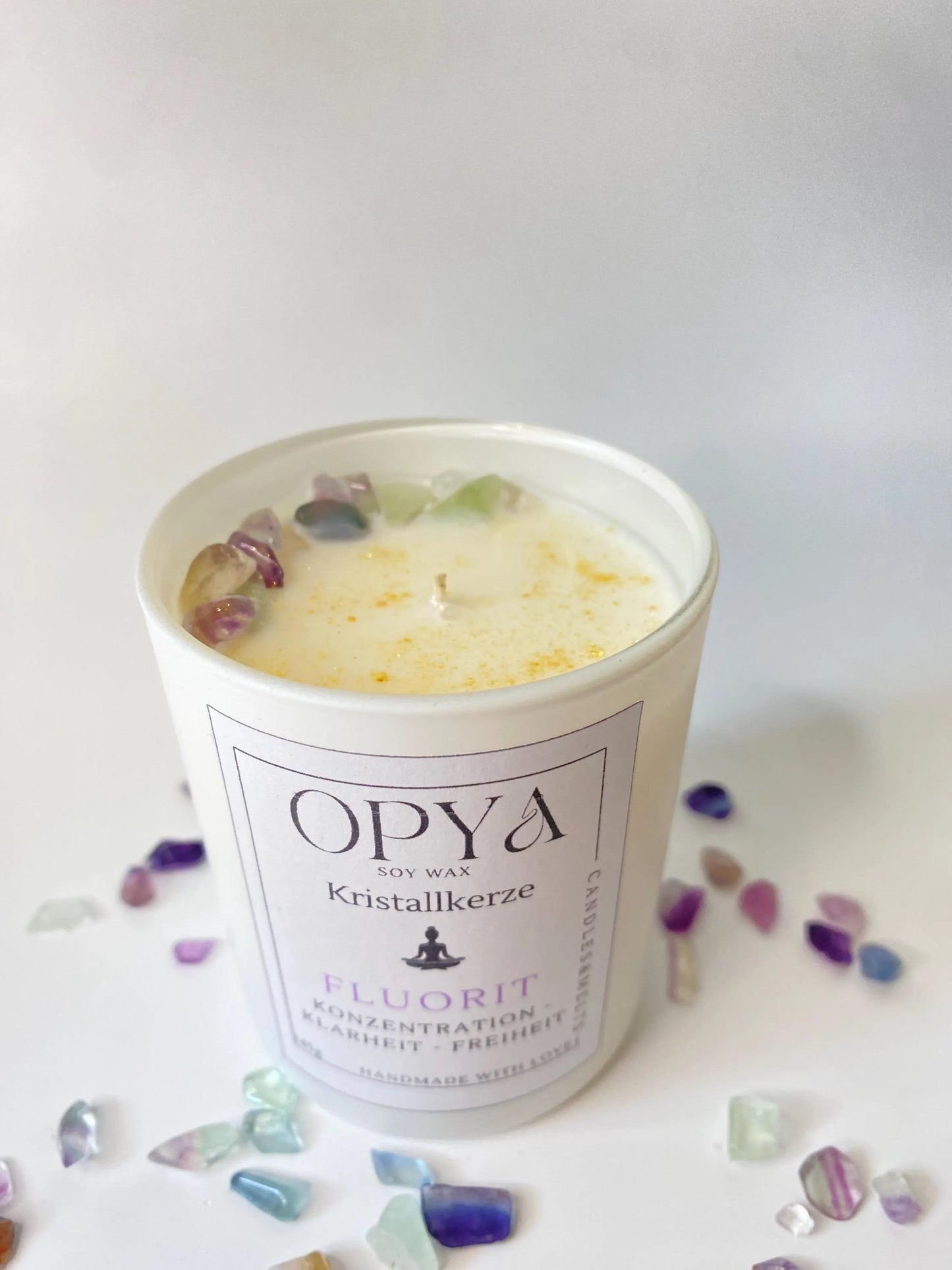 Kristall-Duft-Kerze mit Regenbogenfluorit-Kristallen
