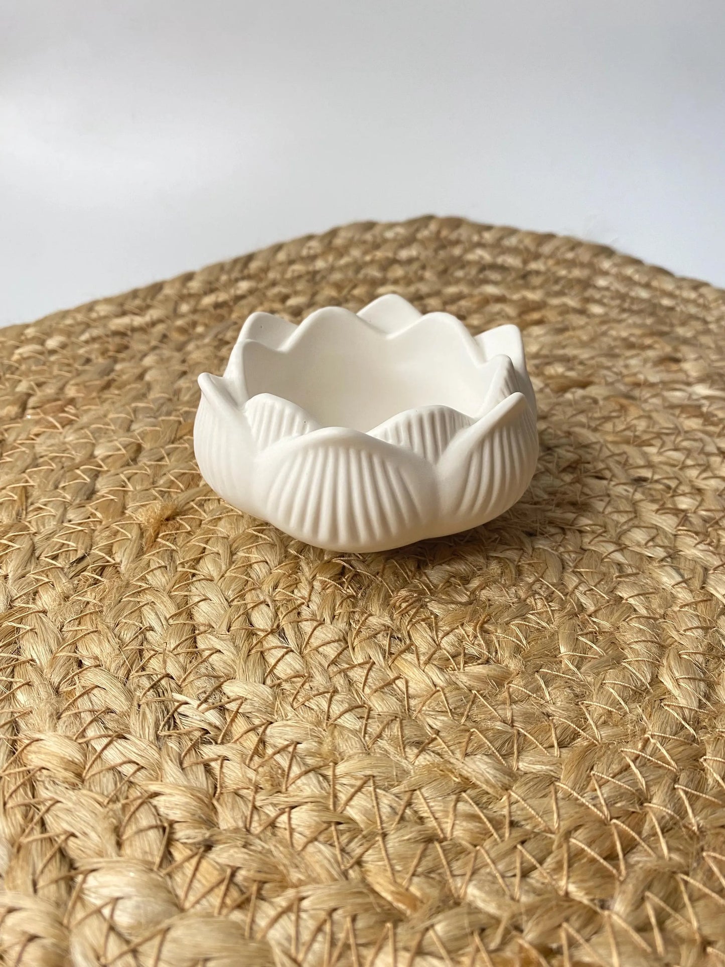 Handgemachte Schmuckschale " Lotusblütenform ", Jesin