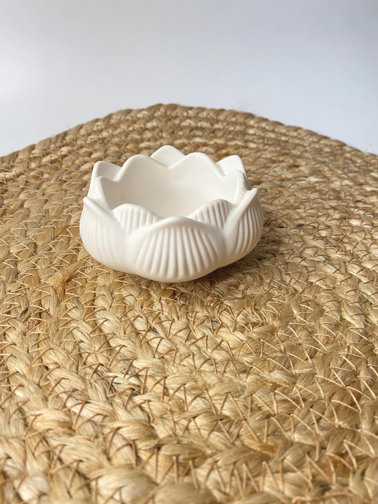 Handgemachte Schmuckschale " Lotusblütenform ", Jesin